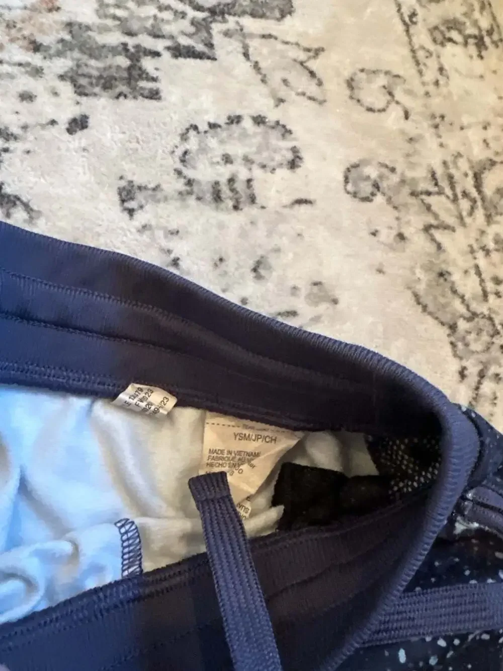 Under Armour Boys UA Pennant Printed Joggers Pants White Speckled Navy Size Smal - Picture 2 of 3